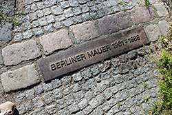 Minnesmerke hvor Berlinmuren var