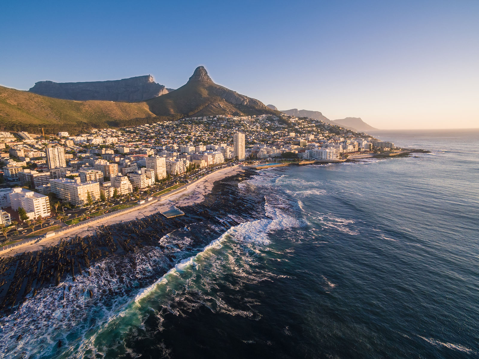 Cape Town med Table Mountain i bakgrunnen